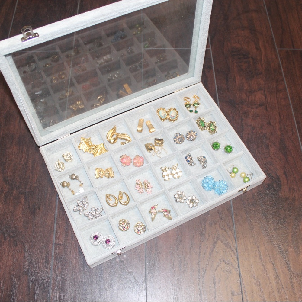 Vintage Jewelry Set - Picture 8 of 11